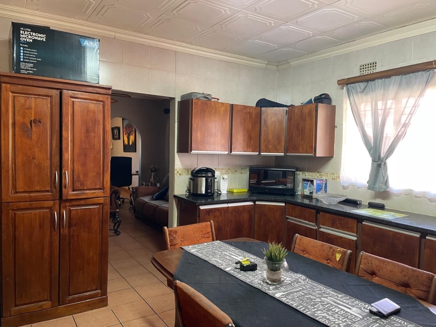 4 Bedroom Property for Sale in Geelhoutpark North West